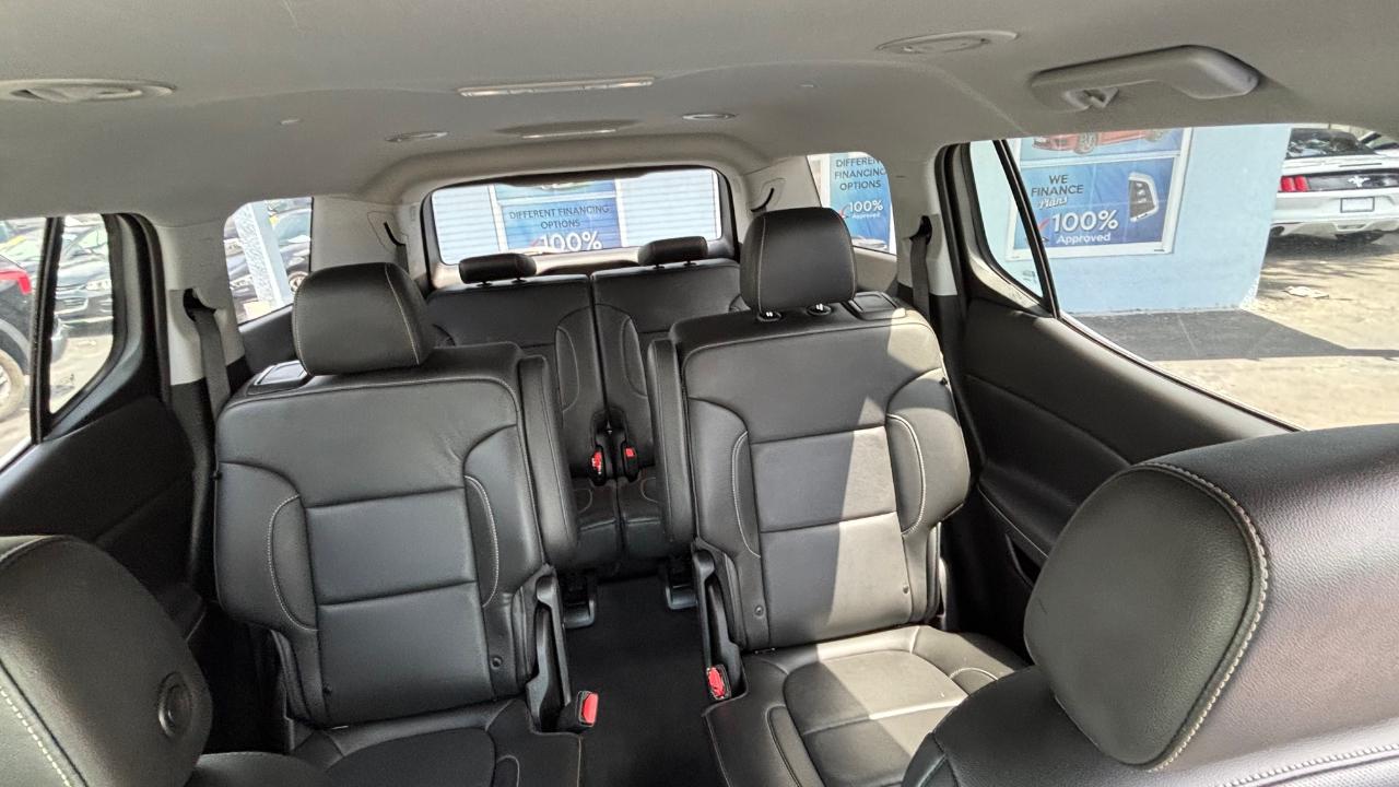 GMC Acadia - Thumbnail 13