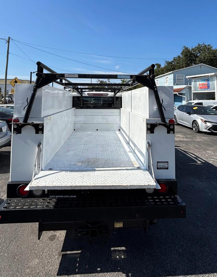 GMC Sierra 2500 - Thumbnail 5