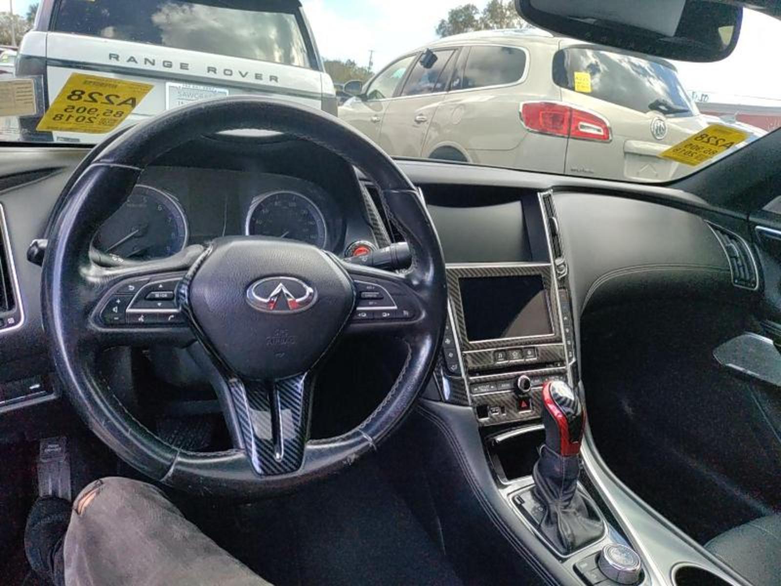 Infiniti Q60 3.0T Luxe - Thumbnail 4