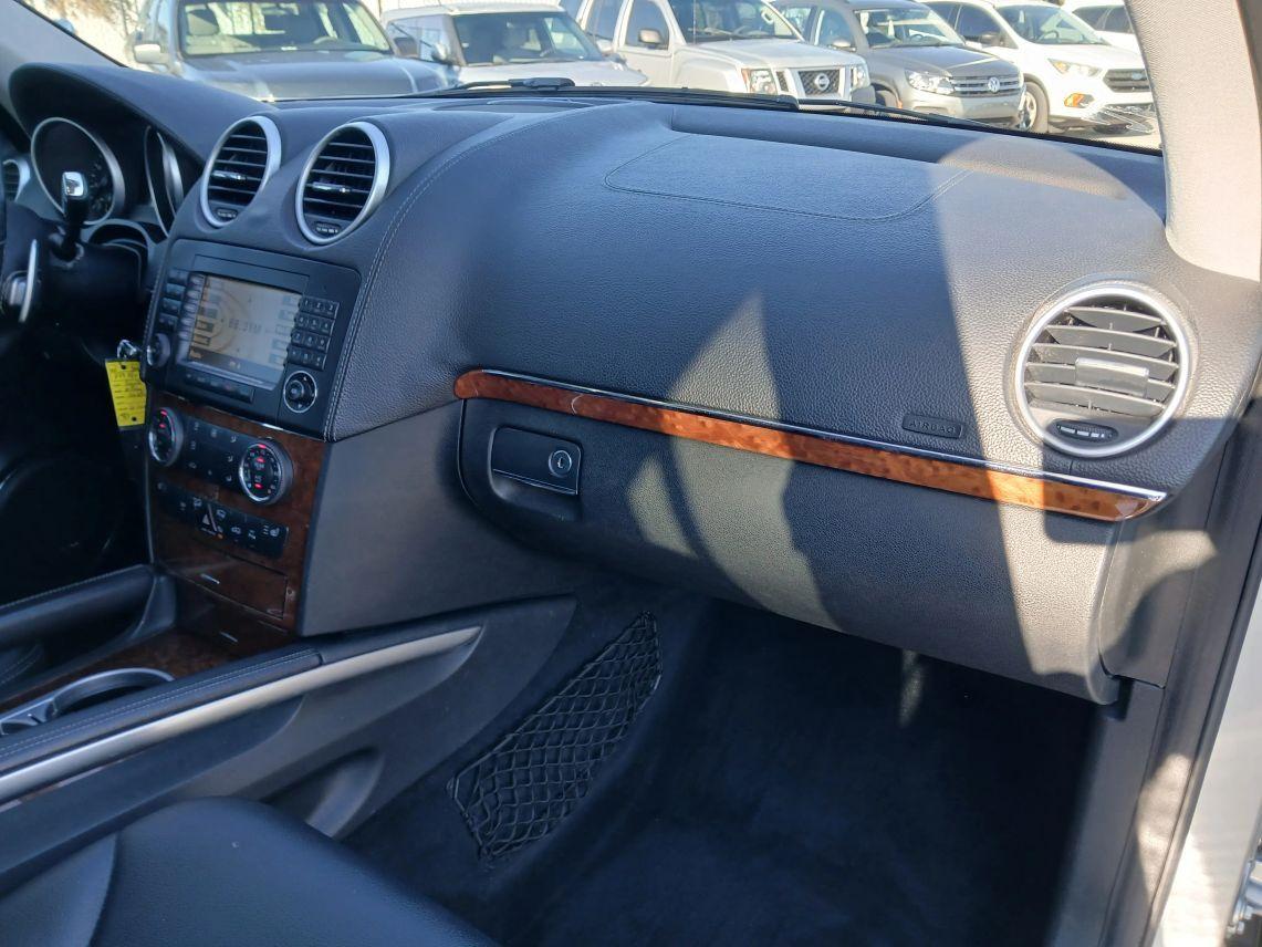 Mercedes-Benz GL-Class - Thumbnail 17