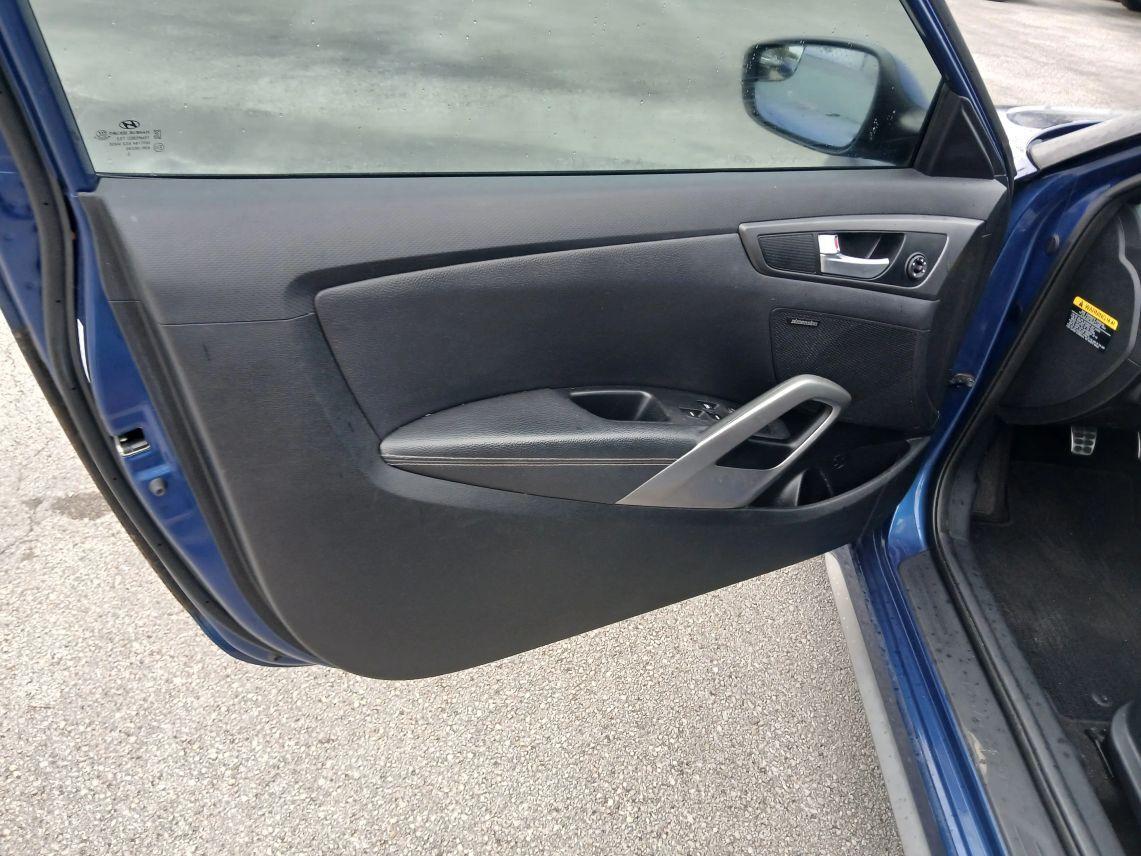 Hyundai Veloster - Thumbnail 12