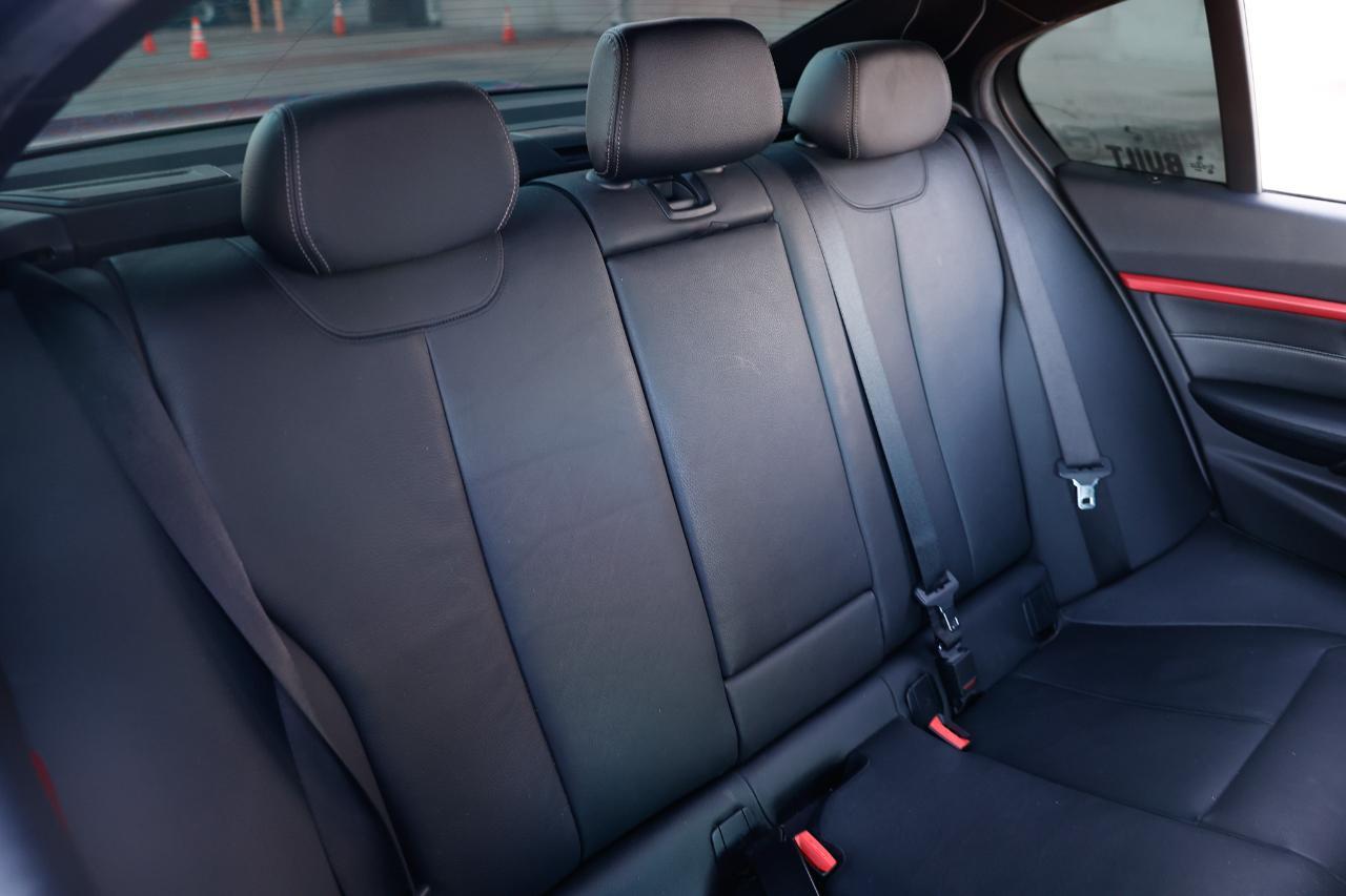 BMW 3-Series340I Luxury Line 4Dr Sedan - Thumbnail 16