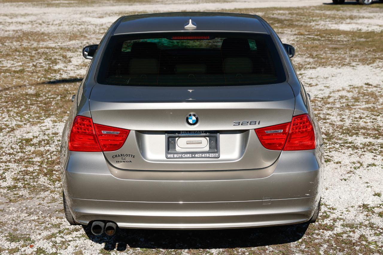 BMW 328I4Dr Sedan - Thumbnail 9