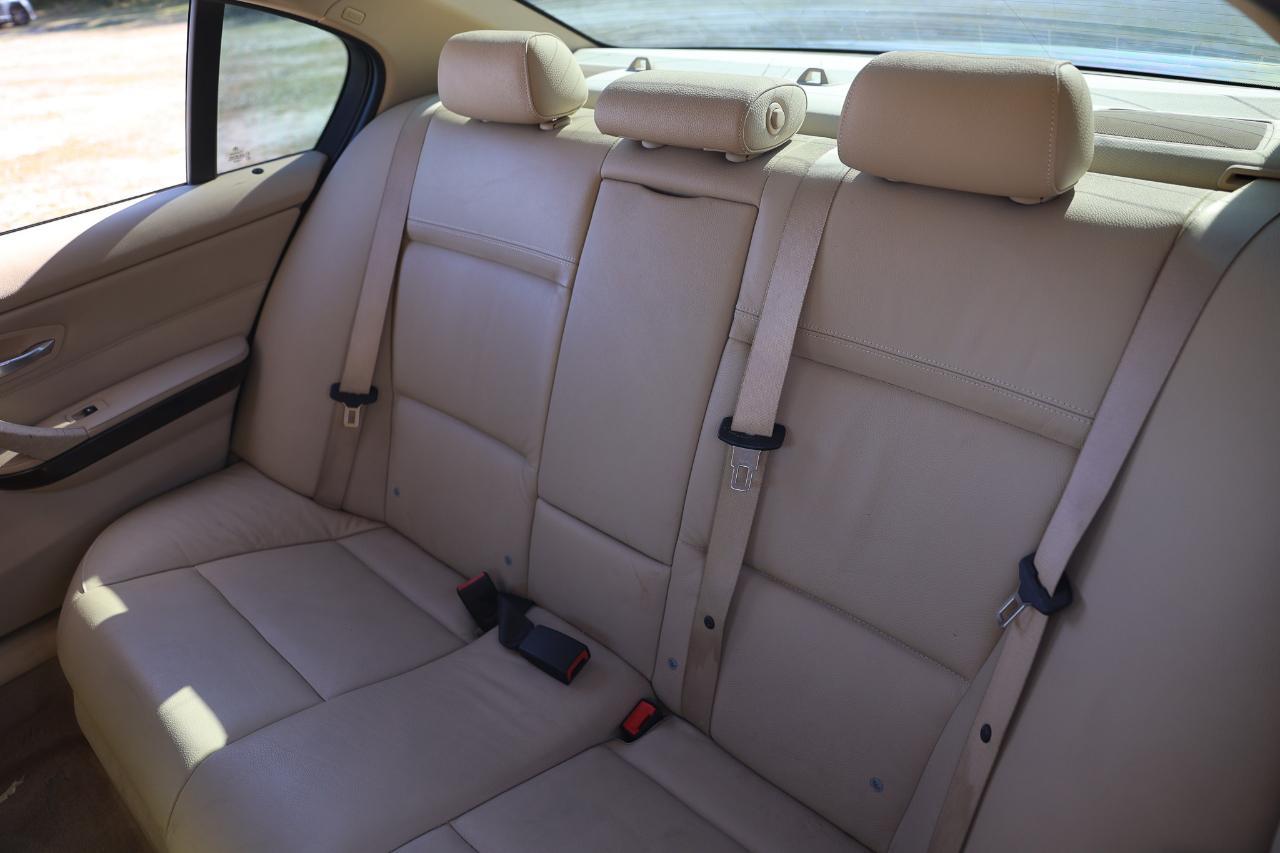 BMW 328I4Dr Sedan - Thumbnail 8