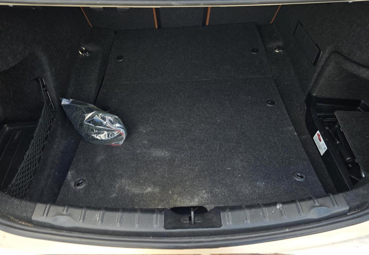 BMW 328Ixdrive Luxury Line 4Dr Sedan - Thumbnail 17