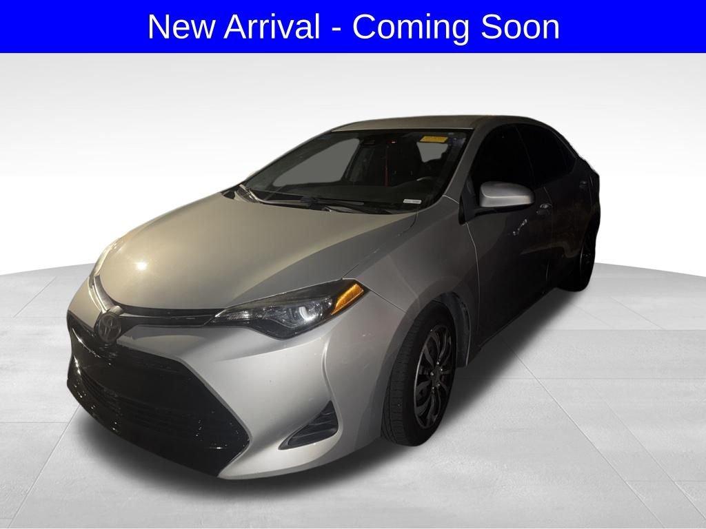 Toyota Corolla Se - Thumbnail 2