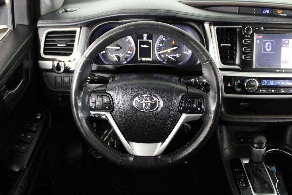 Toyota Highlander Xle V6 - Thumbnail 9