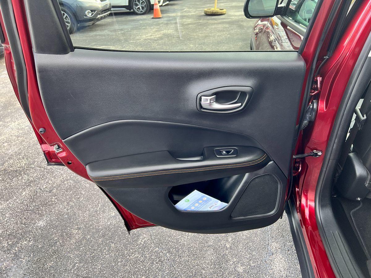 Jeep Compass Limited 4X4 - Thumbnail 16