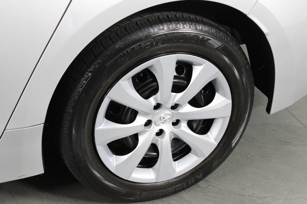 Toyota Corolla Le - Thumbnail 13