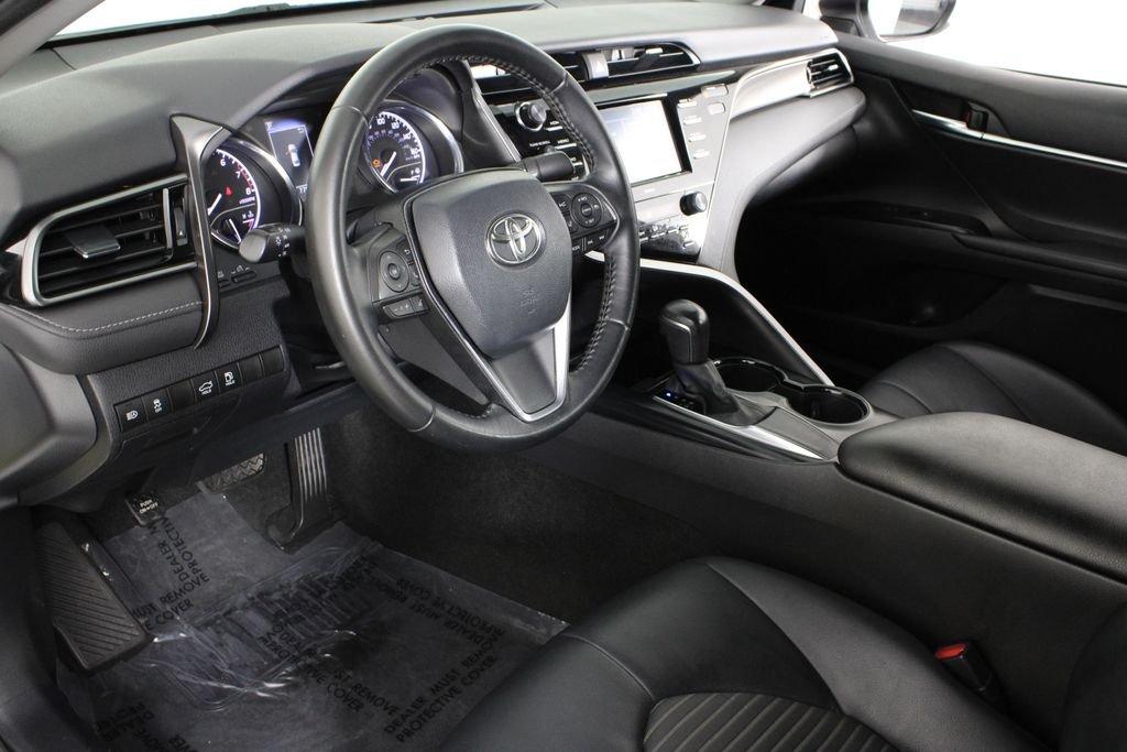 Toyota Camry Se - Thumbnail 18