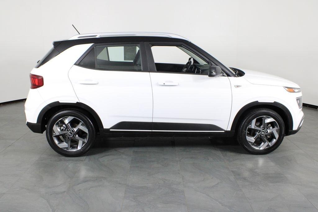 Hyundai Venue Limited - Thumbnail 15