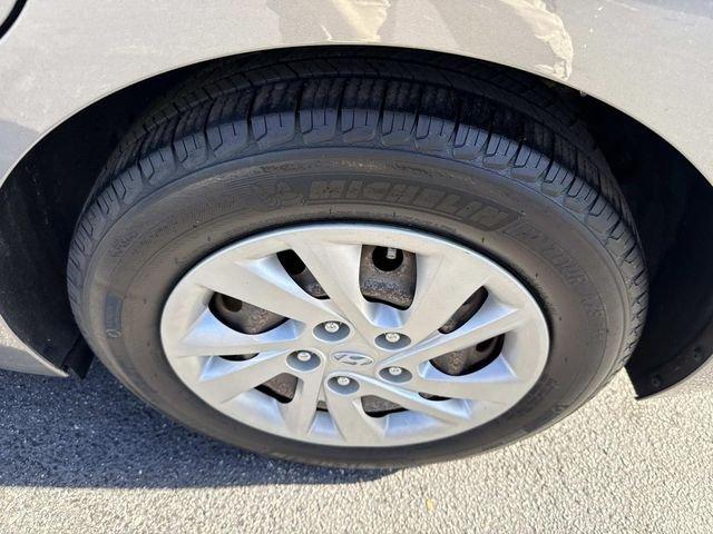 Hyundai Elantra Se - Thumbnail 13