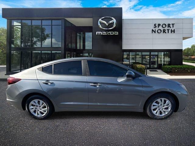 Hyundai Elantra Se - Thumbnail 3