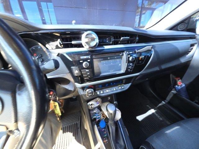 Toyota Corolla S - Thumbnail 3