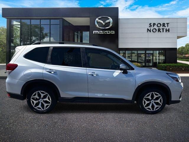 Subaru Forester Premium - Thumbnail 3