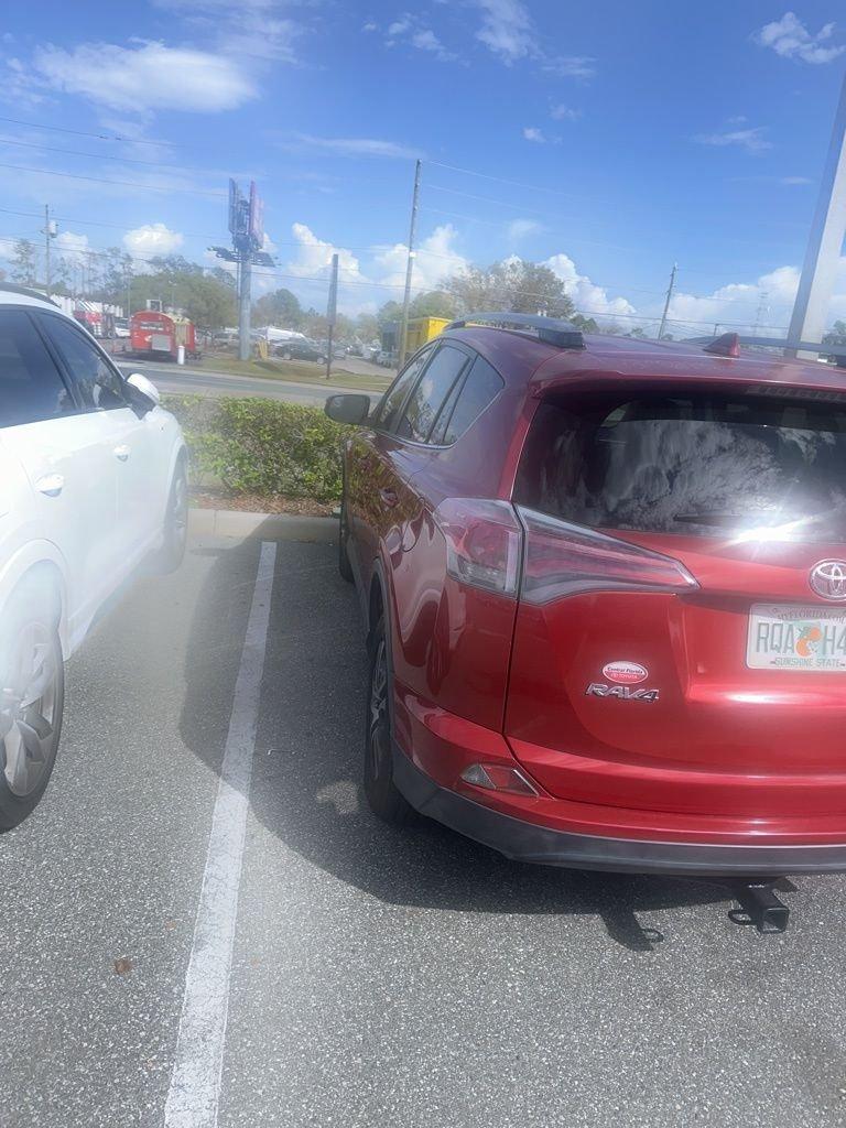 Toyota Rav4 Le - Thumbnail 7