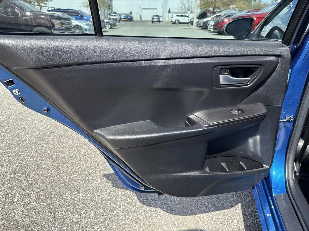 Toyota Camry Se - Thumbnail 14