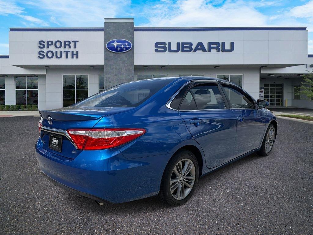 Toyota Camry Se - Thumbnail 4