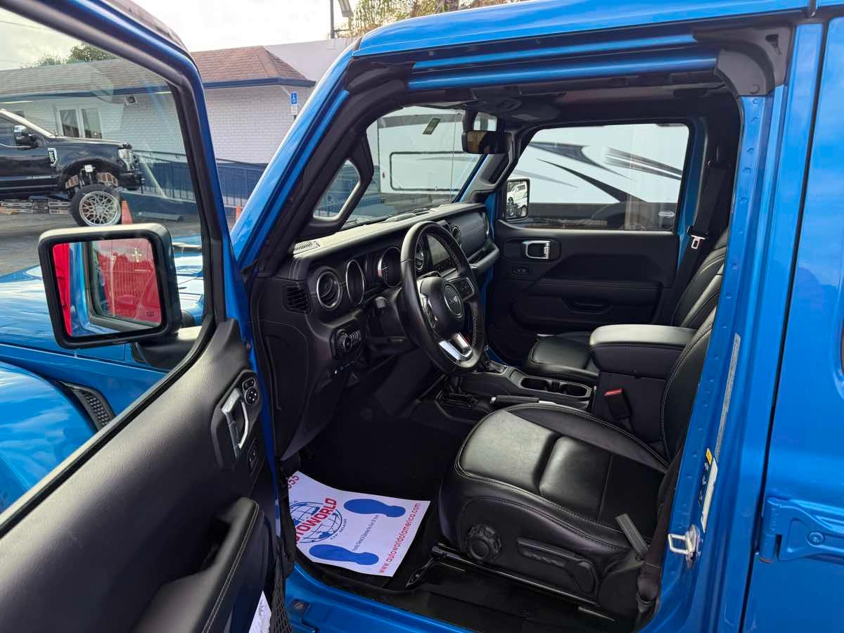 Jeep Wrangler Unlimited Sahara 4Xe - Thumbnail 11