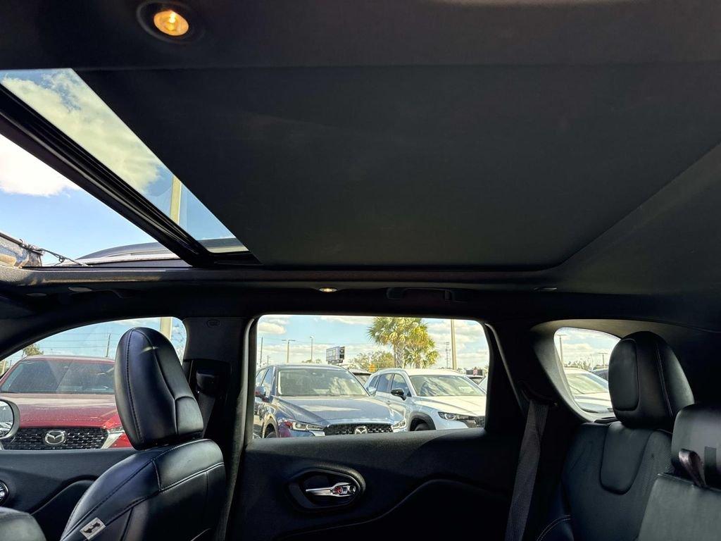 Jeep Cherokee Latitude Lux - Thumbnail 18