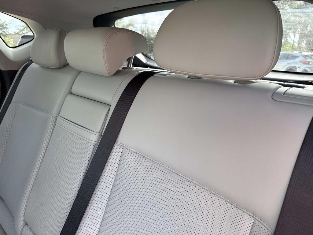 Hyundai Kona Limited - Thumbnail 16