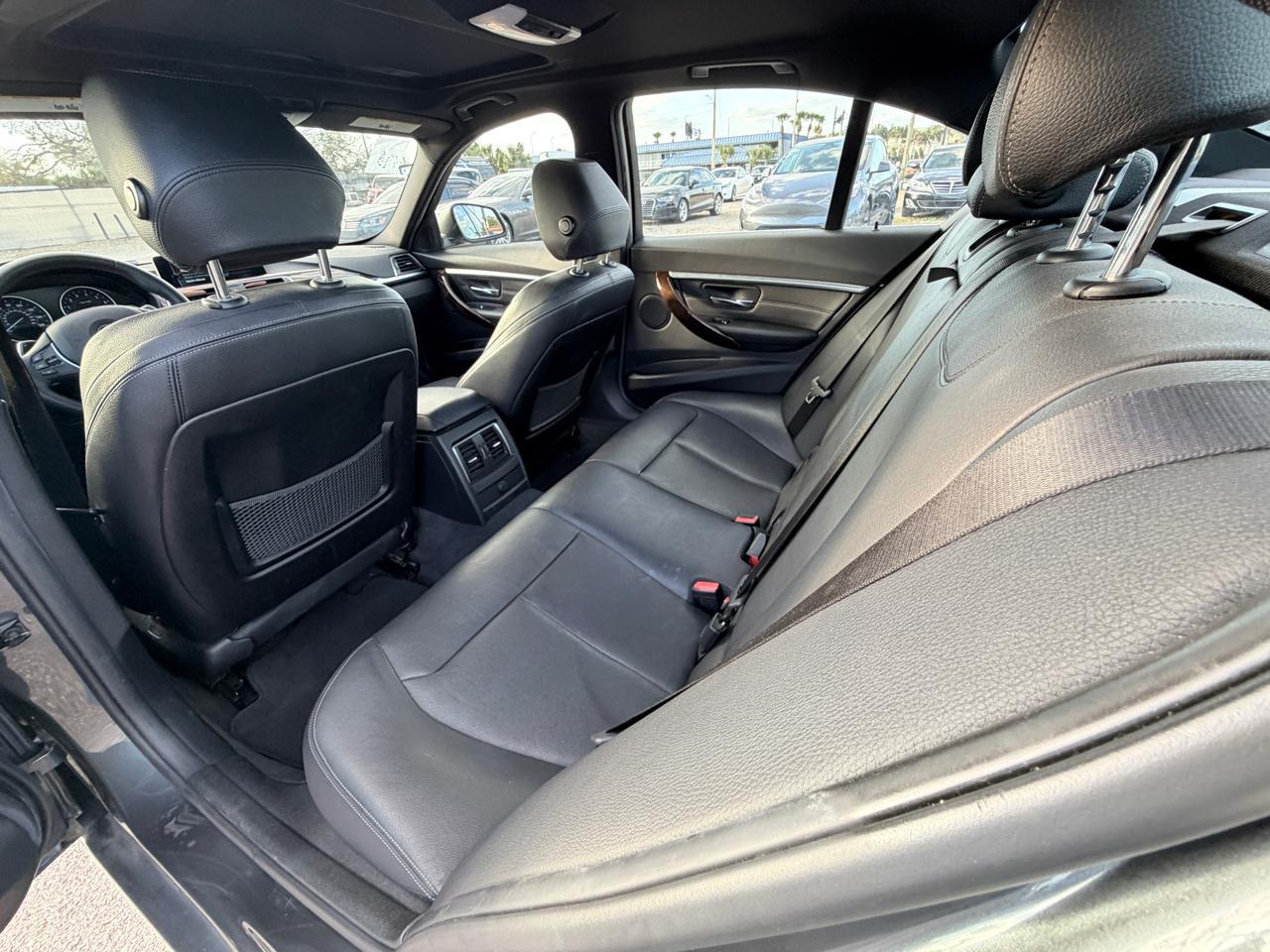 BMW 3-Series330I Sulev Sedan - Thumbnail 11