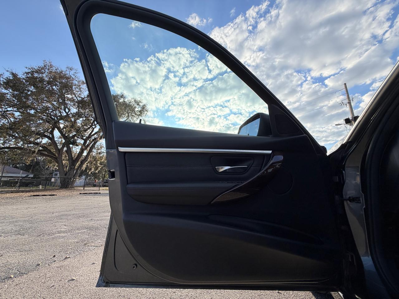 BMW 3-Series330I Sulev Sedan - Thumbnail 15