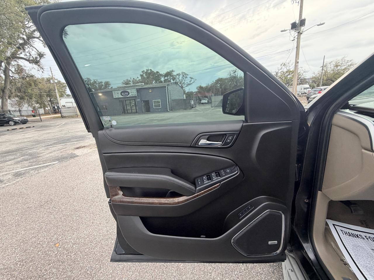 Chevrolet Suburbanlt 2Wd - Thumbnail 16