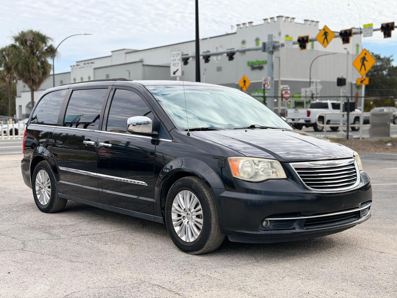 Chrysler Town & Countrytouring-L - Thumbnail 8
