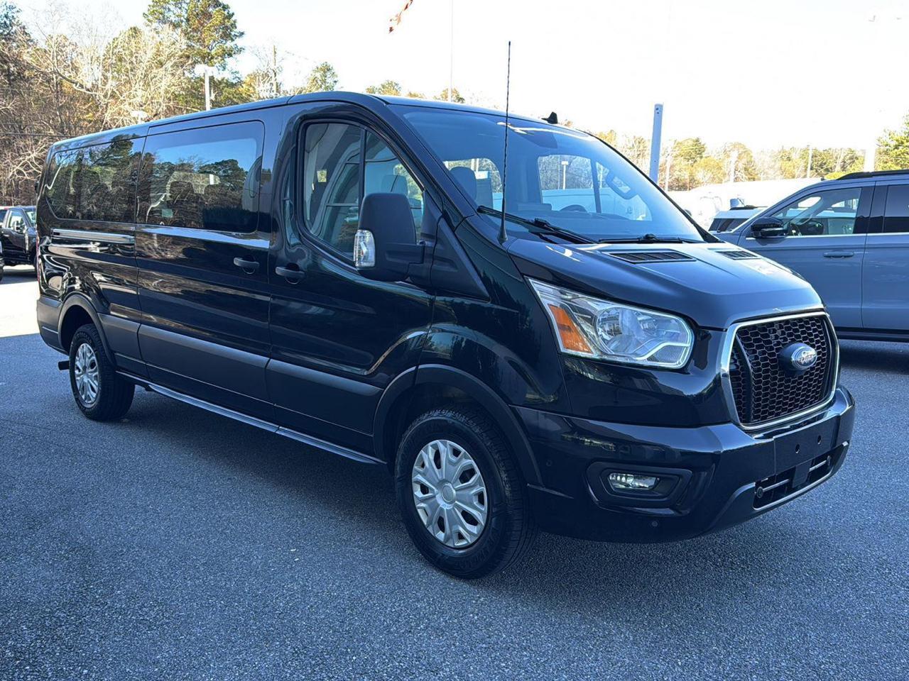 Ford Transit350 Wagon Med. Roof Xl W/Sliding Pass. 148-In. Wb - Thumbnail 2