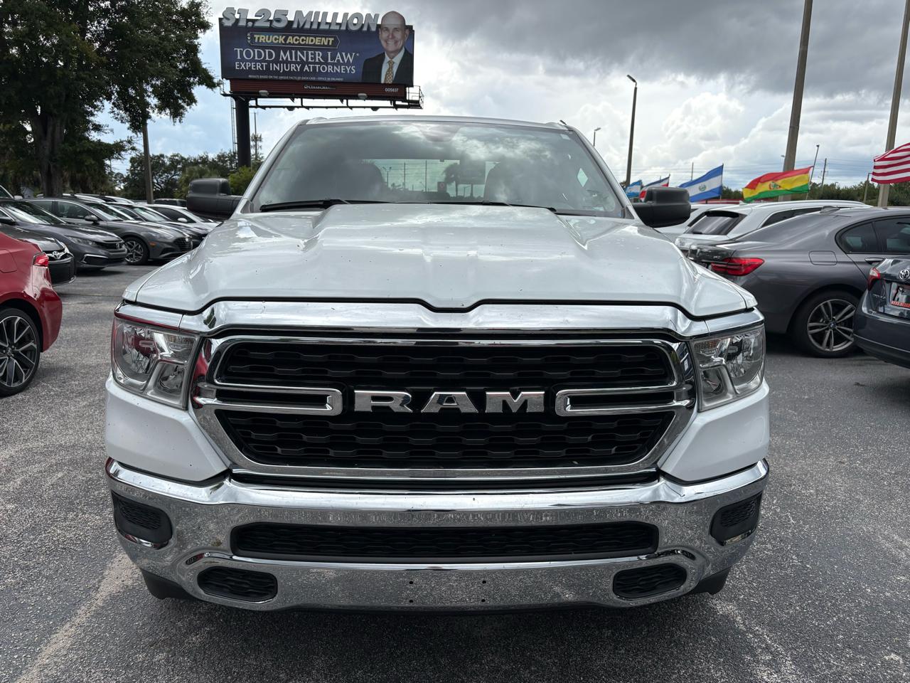 Ram 1500Big Horn Quad Cab 2Wd - Thumbnail 2