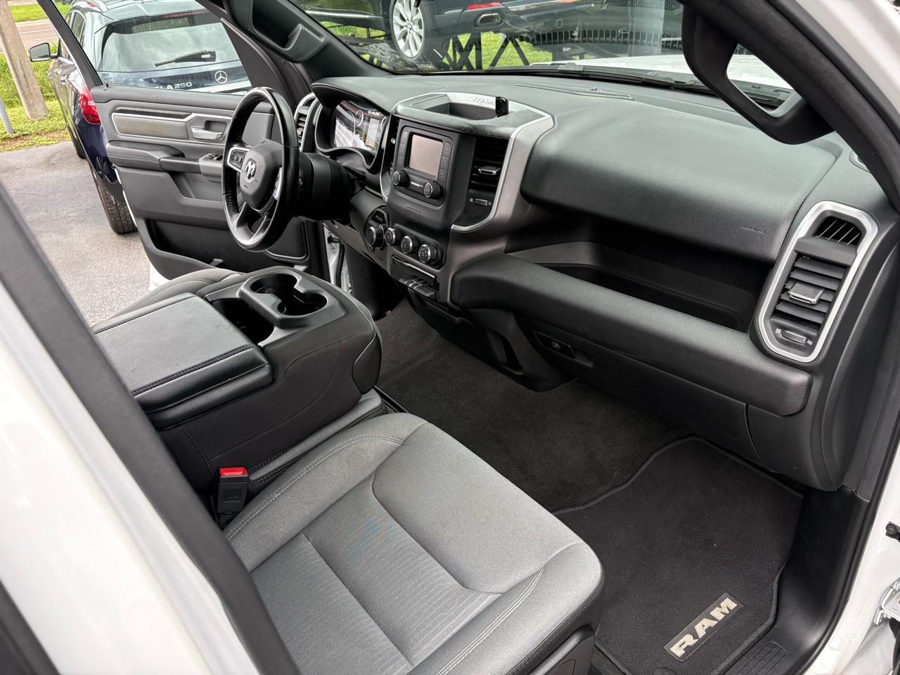 Ram 1500Big Horn Quad Cab 2Wd - Thumbnail 12