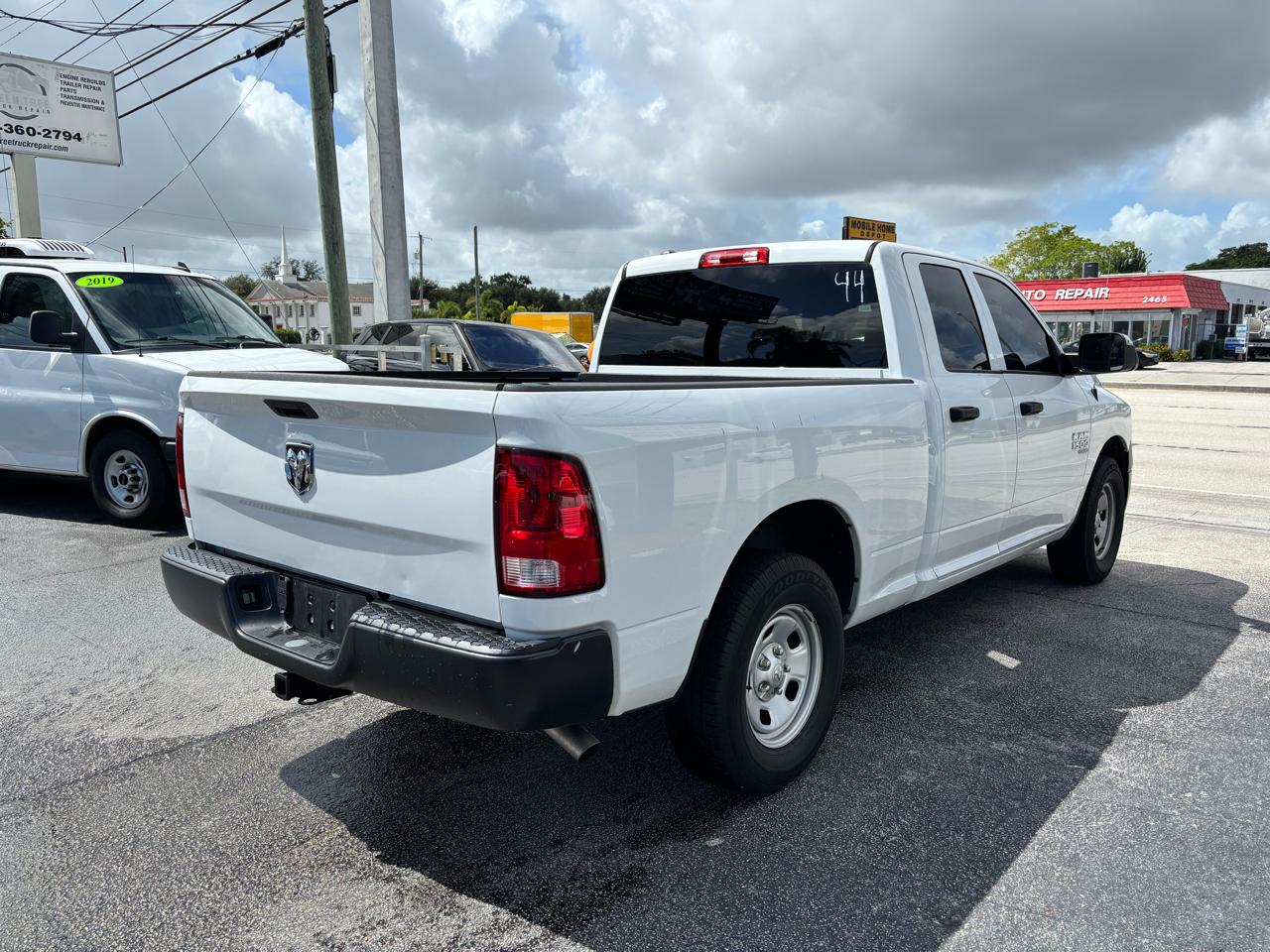 Ram 1500 Classictradesman Quad Cab 2Wd - Thumbnail 4