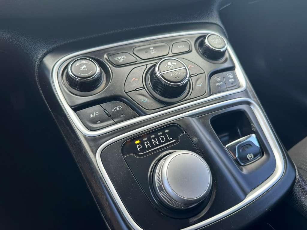 Chrysler 200Limited - Thumbnail 15