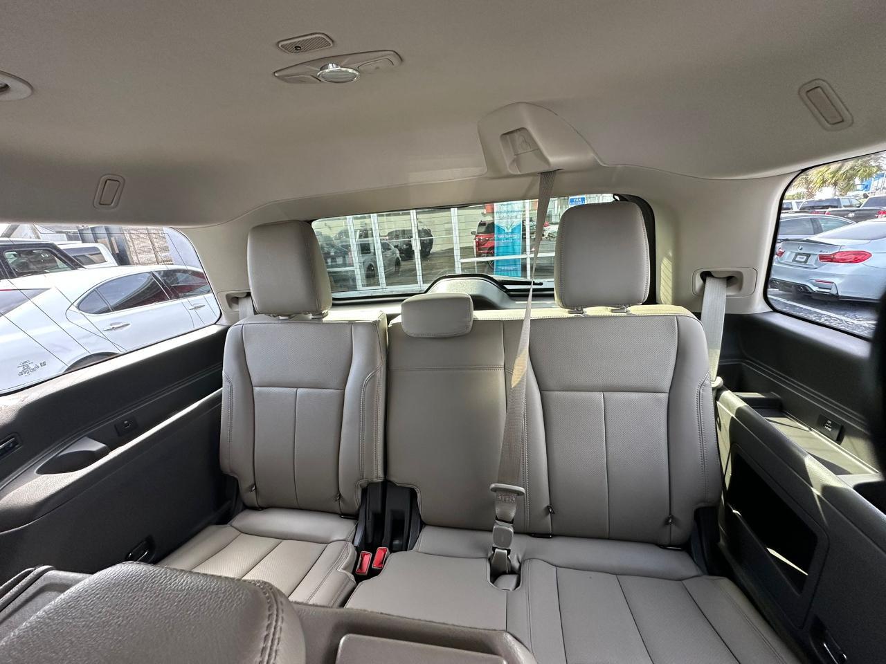 Ford Expeditionxlt 2Wd - Thumbnail 16