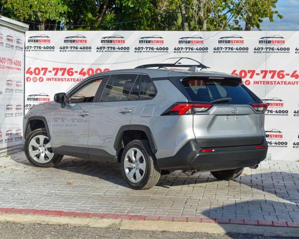 Toyota RAV4 - Thumbnail 4