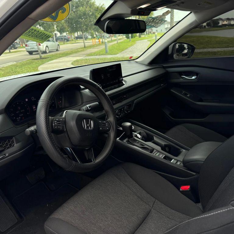 Honda Accord - Thumbnail 10