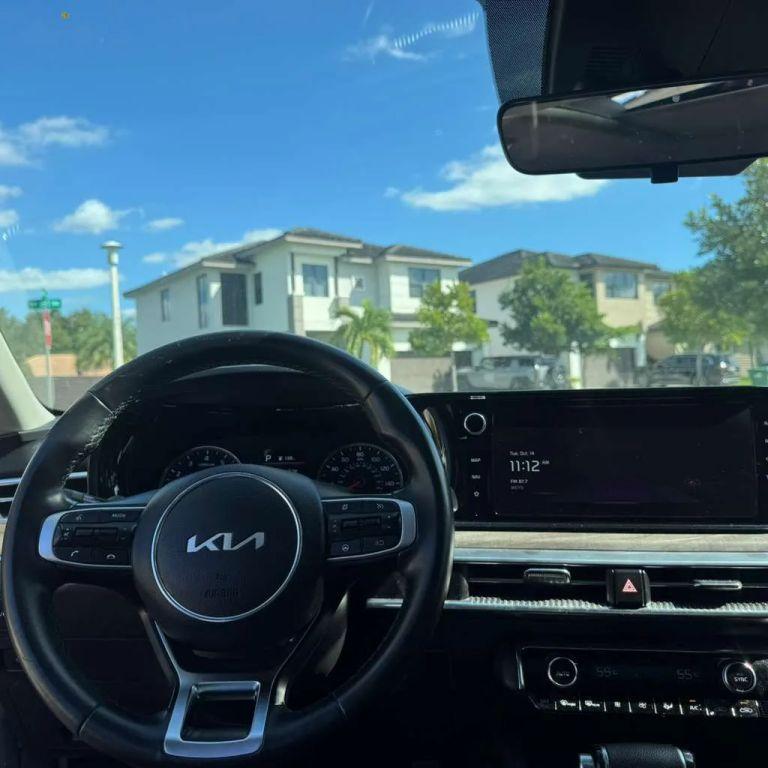 Kia K5 - Thumbnail 13