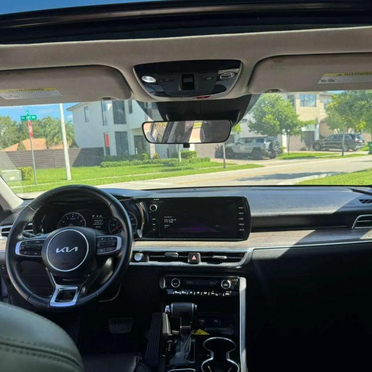 Kia K5 - Thumbnail 12