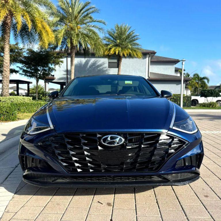 Hyundai Sonata - Thumbnail 4