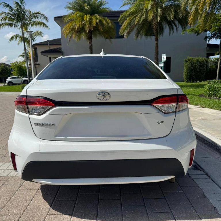 Toyota Corolla - Thumbnail 6