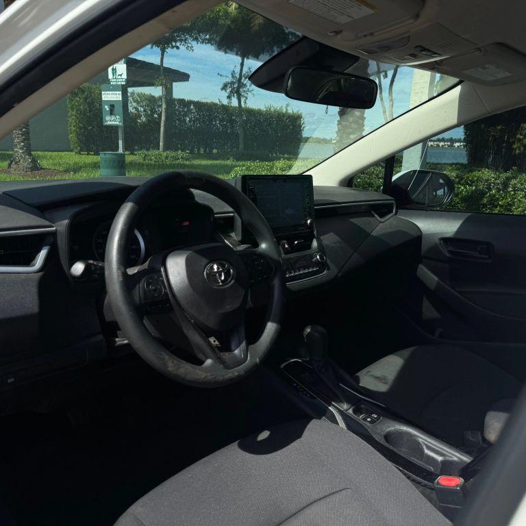 Toyota Corolla - Thumbnail 11