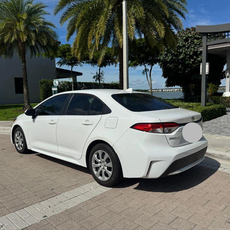 Toyota Corolla - Thumbnail 5