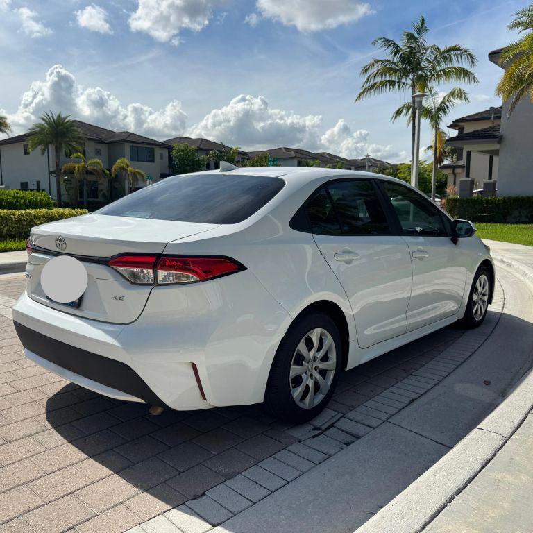 Toyota Corolla - Thumbnail 7