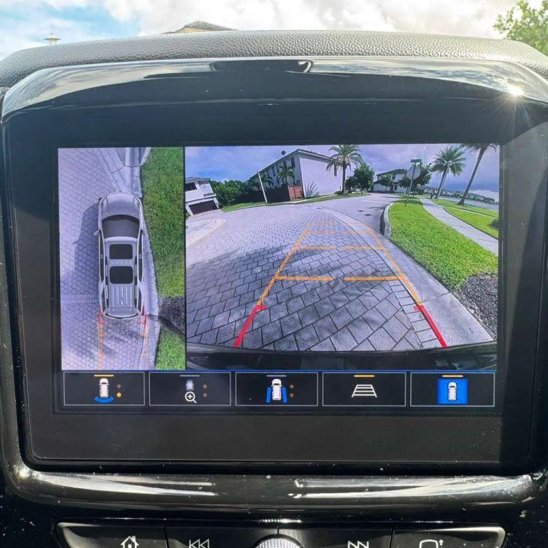 Chevrolet Traverse - Thumbnail 2