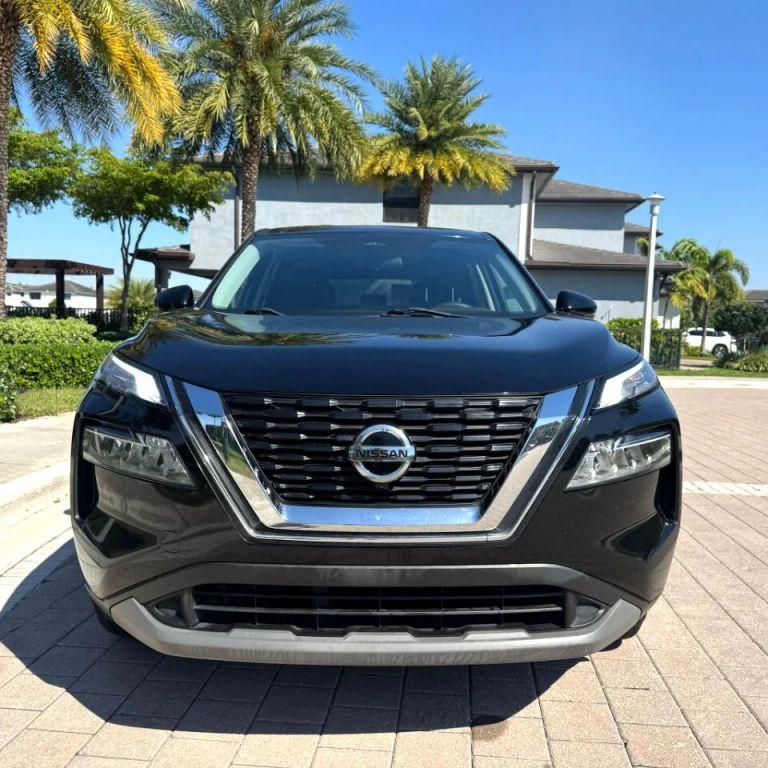 Nissan Rogue - Thumbnail 4