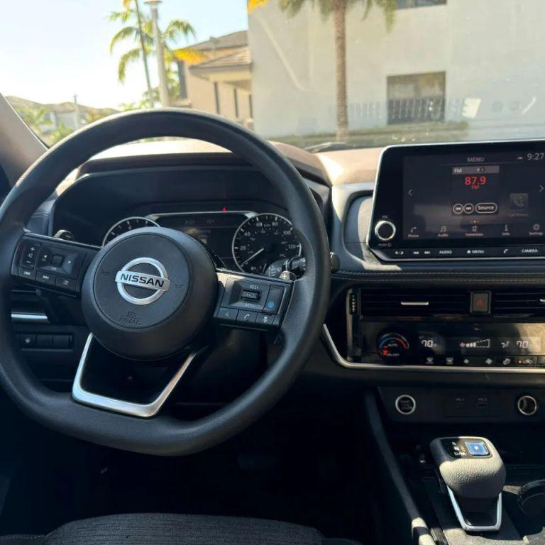 Nissan Rogue - Thumbnail 13