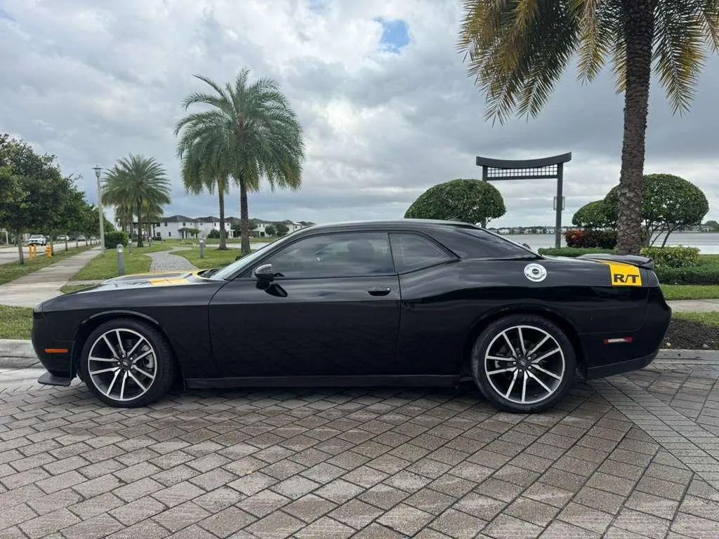 Dodge Challenger - Thumbnail 4