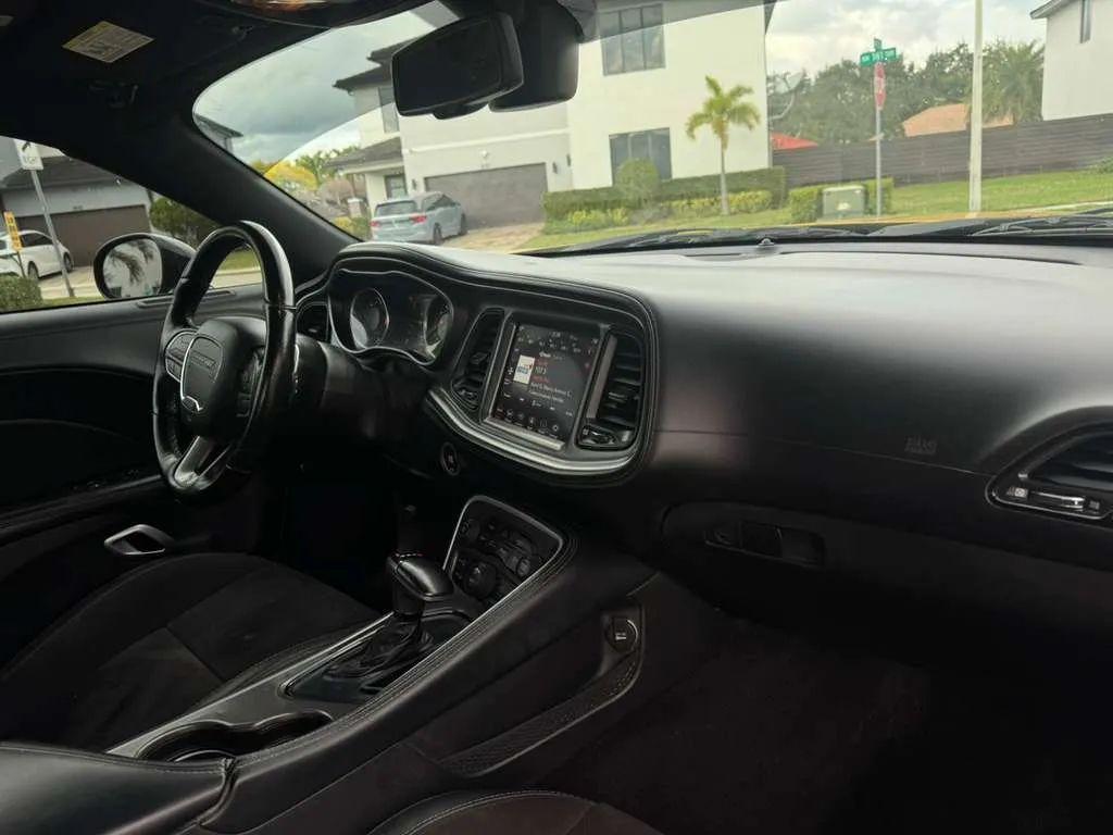 Dodge Challenger - Thumbnail 13