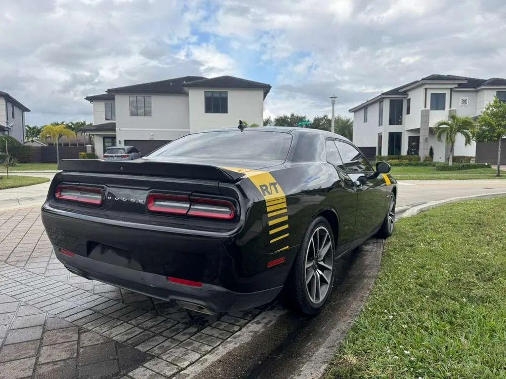 Dodge Challenger - Thumbnail 7